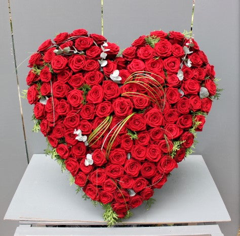 Grobni  aranžmani Srce / živo cvijeće